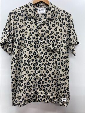 Duvin Men's Beige Leopard Print Short Sleeve Button-Down Shirt